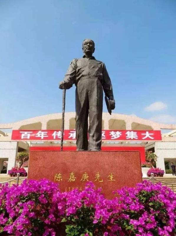 新加坡的20元新钞,反面印有8位先驱人物,为何有一位中国人