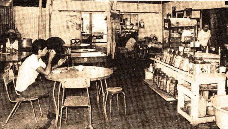 一站吃遍古早海南味:报纸咖喱饭,香酥烤猪排,招牌羊肉煲!人均$15吃到撑