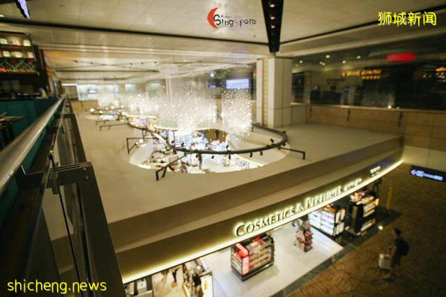 谁说机场一定无聊,新加坡机场到底有多好玩