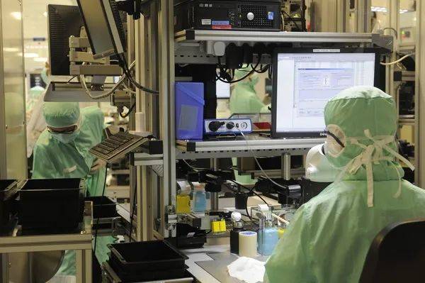 新加坡11月份制造业产值回升,年比增长17.9%