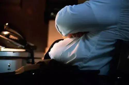 新加坡专家:本地已度过新冠高爆期,这两类人却更危险