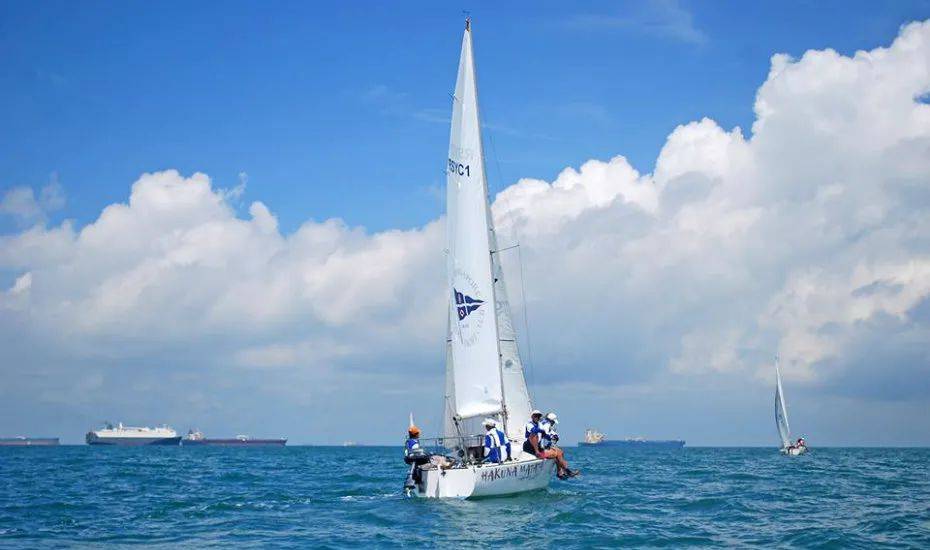 小坡岛情报 5种新加坡值得尝试的水上运动及其运动中心