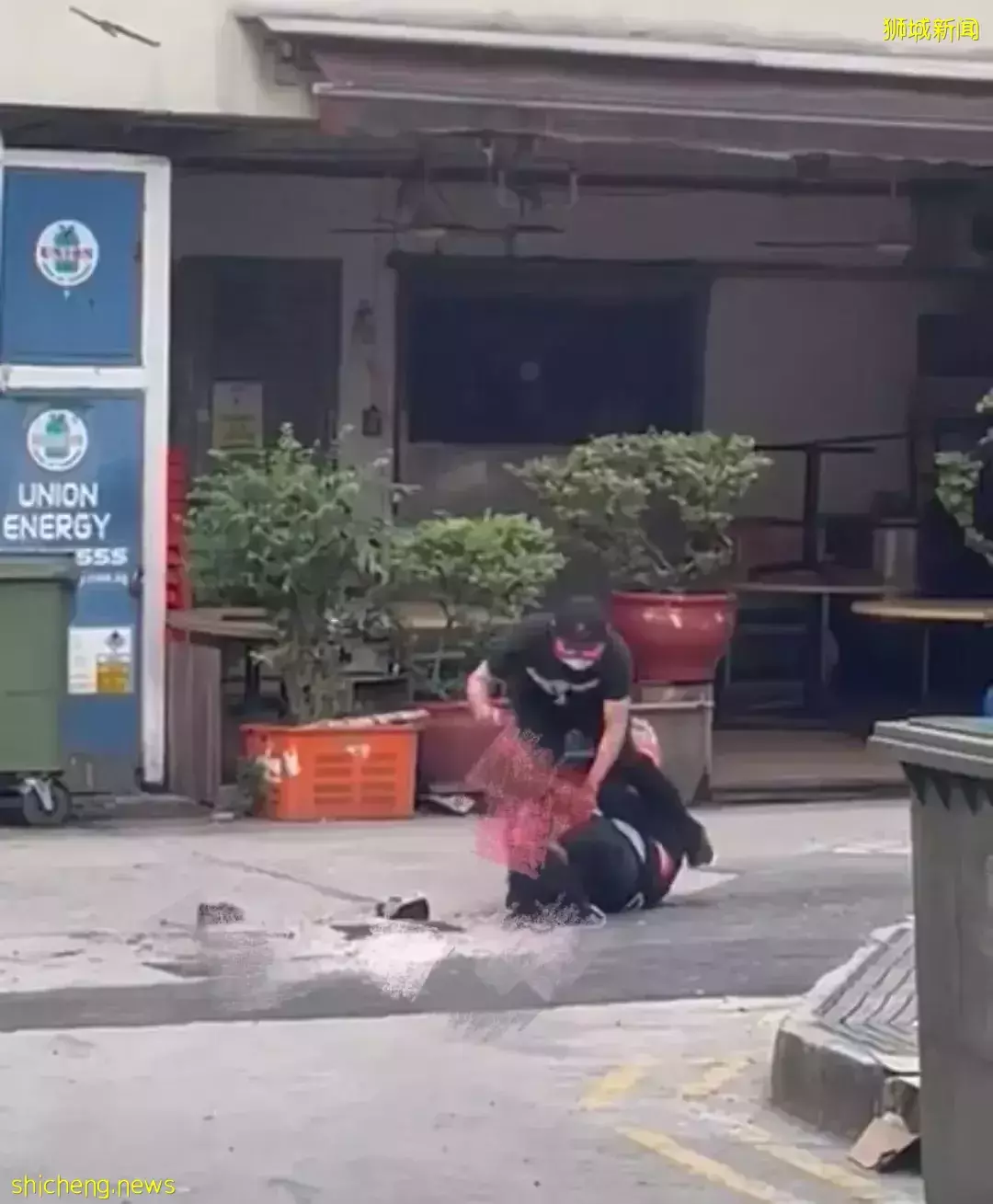 最新進展！火鍋店砍妻的中國男子今日被控！或終身在新加坡坐牢