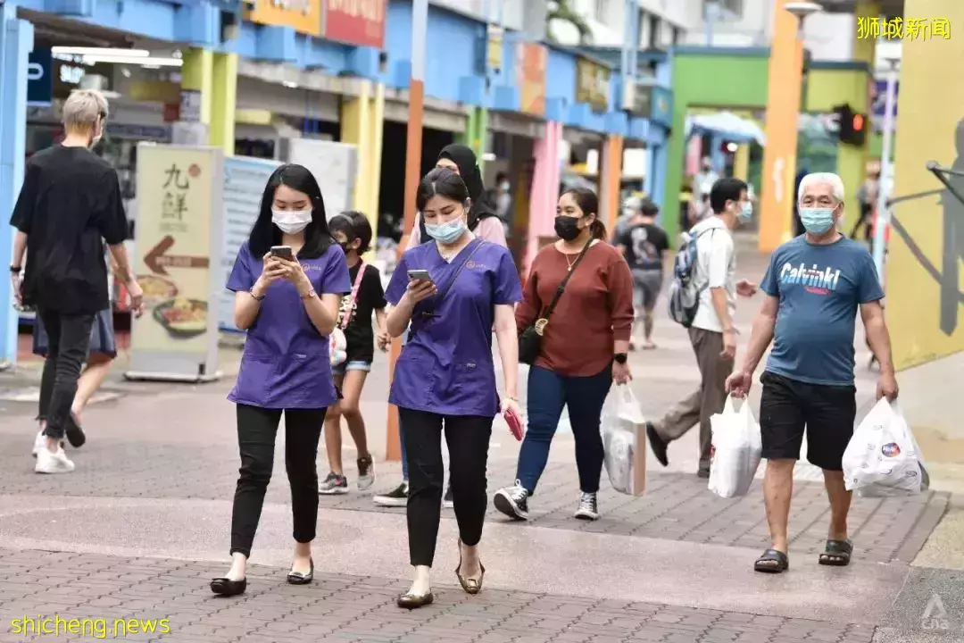 香港突然禁止新航著陸！回國機票破￥60000被搶光！李總理：有可能再收緊措施