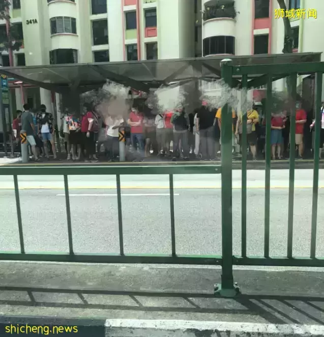 东海岸人挤爆!日增100万例的美国,将新加坡紧急列入高风险国家?!网友:谢谢你们