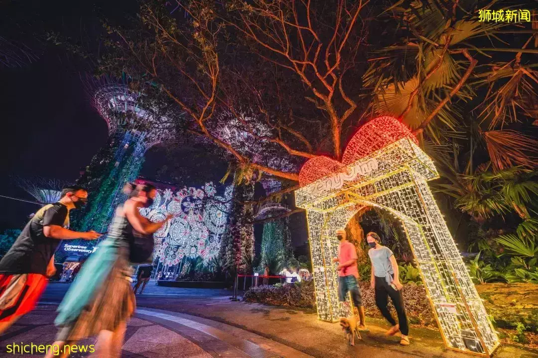新加坡滨海湾花园一年一度圣诞仙境闪亮登场！花穹岁末花展带你走进童话世界