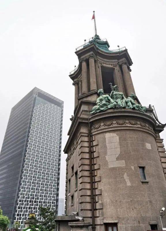 張愛玲母親曾在新加坡坐過牢，還有位藝術家外國情人，其作品仍能在新加坡國家美術館找到