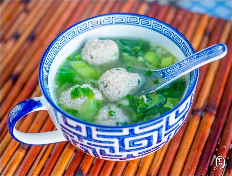 【食尚狮城】狮城火锅鸡吃完了还能涮菜，特别香