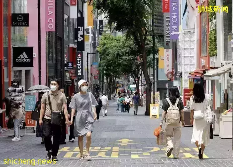 有确诊,新加坡全员退赛!专家呼吁小心奥密克戎,辉瑞说新冠2024结束