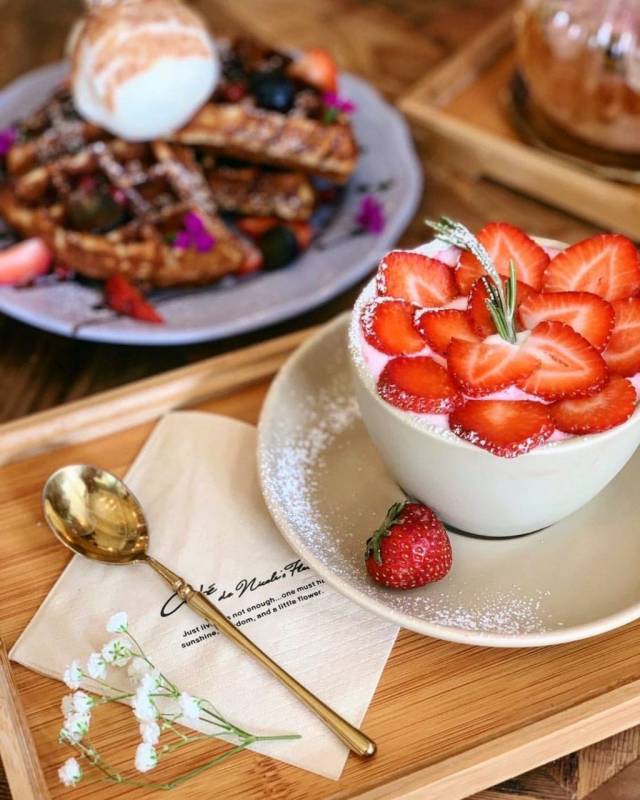 花花世界💐 Cafe De Nicole‘s Flower聖誕氣氛超濃的神仙咖啡廳！誤闖秘境吃甜品