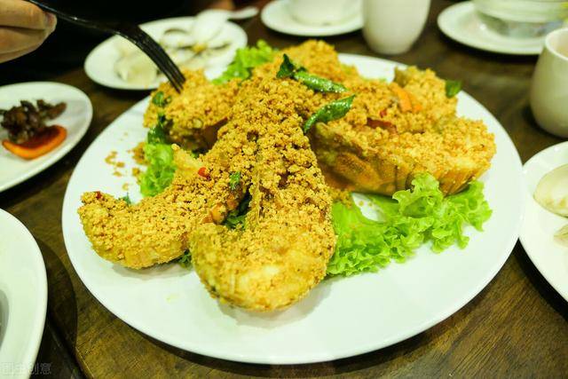 新加坡GDP約3720億美元，人口570萬，它發展的怎樣