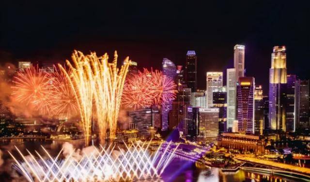 新加坡跨年烟火秀,疫情前VS疫情后