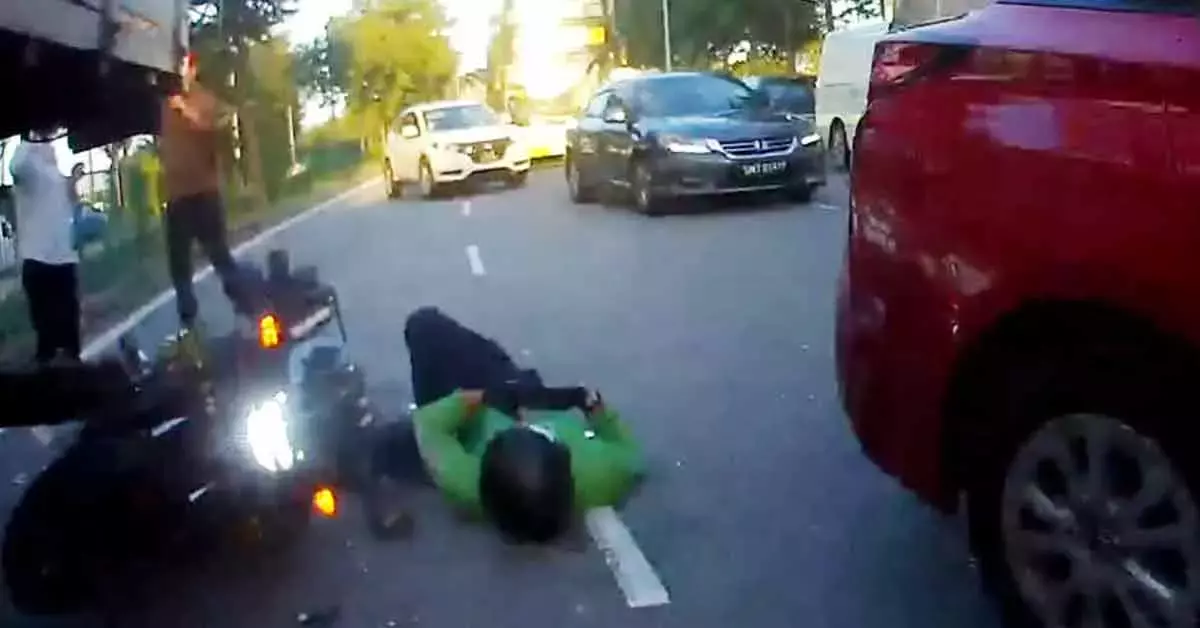 阳光刺眼酿车祸 骑士撞罗厘 抛飞路上