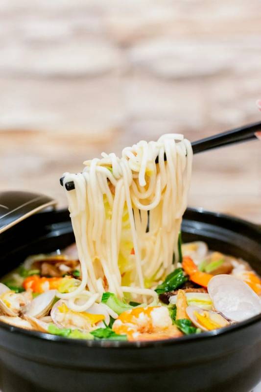 三人行新店開業!三人來吃就送招牌菜!全島三店同慶