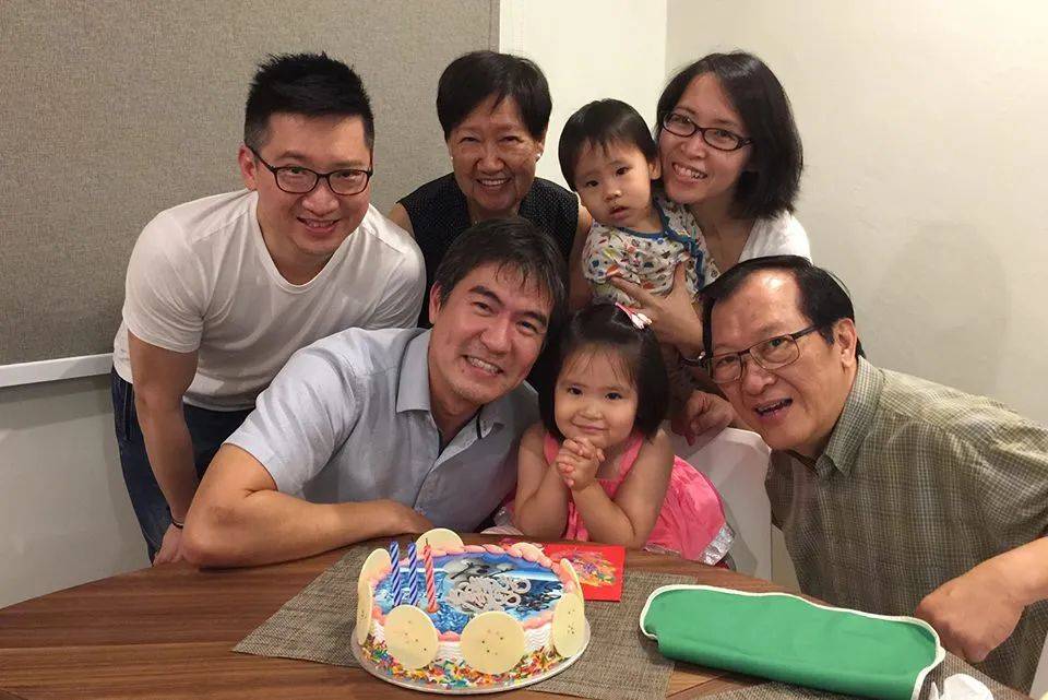 用戲劇與相聲叩問人性的韓勞達