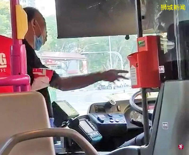 车长劝戴好口罩不果 “铁齿叔”爆粗吐口水