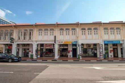 新加坡芽笼如切路上六间联排永久地契店屋挂牌出售