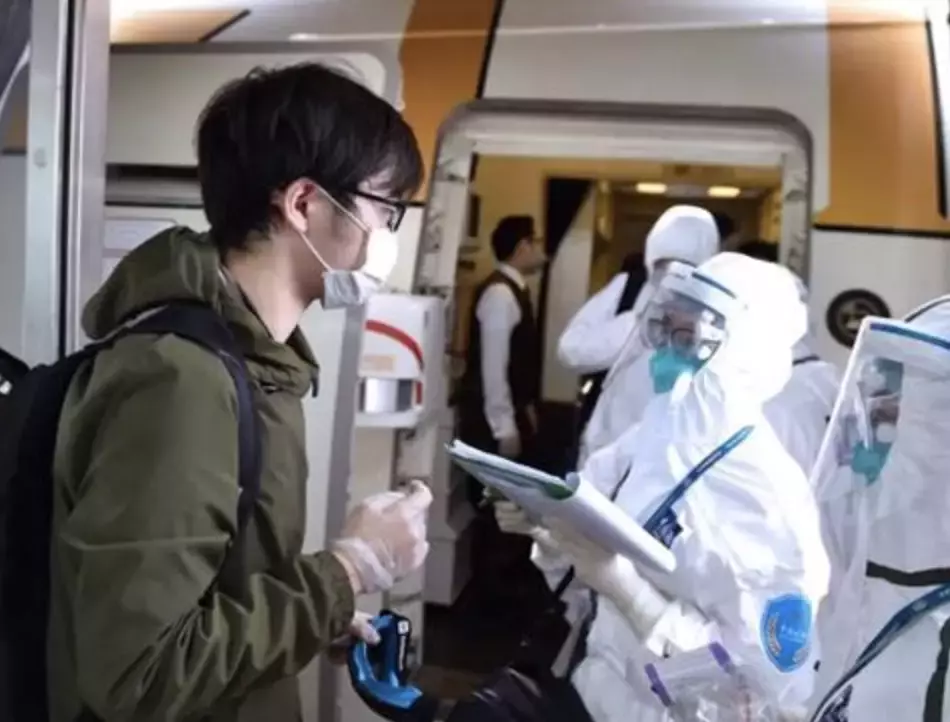 超多回國航班熔斷!新加坡決戰奧密克戎,這三點很重要!5000多人爲這個規定請願