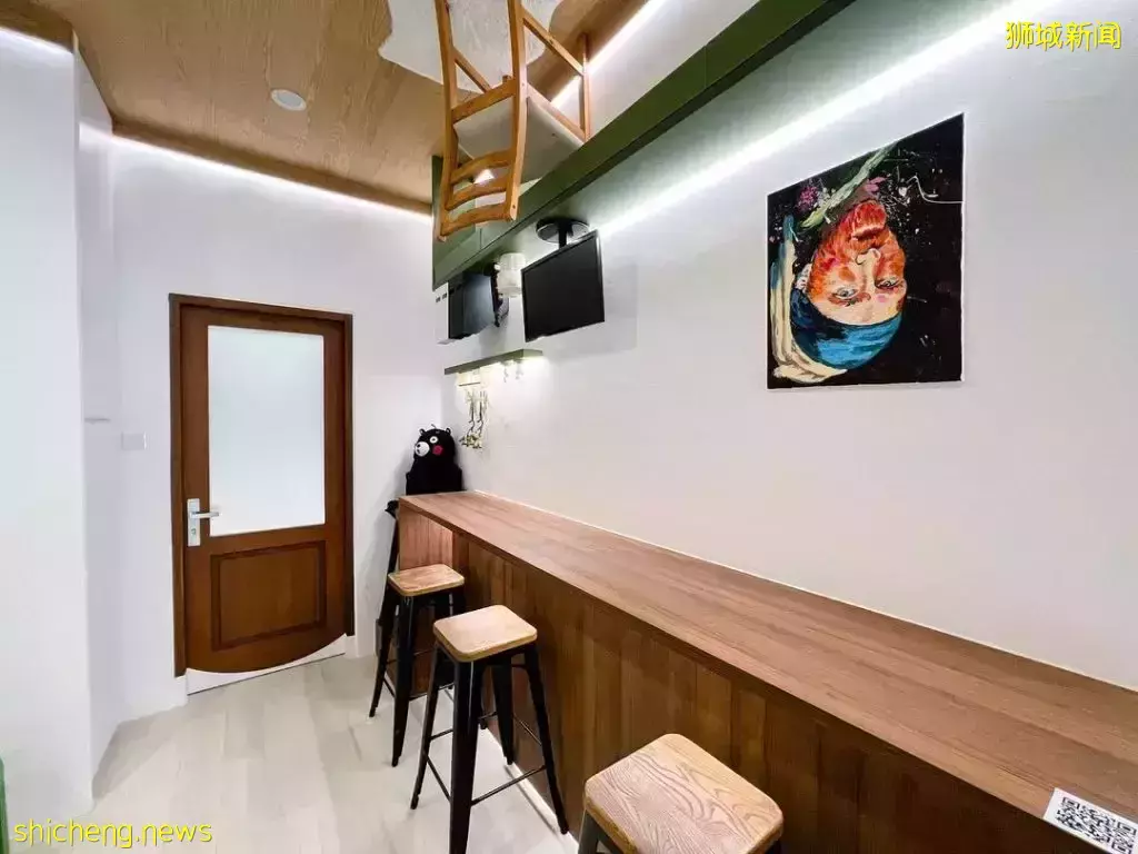 好特別!新加坡首間上下顛倒Cafe😍裝飾擺設品全部180°翻轉!不怕頭暈,快來打卡