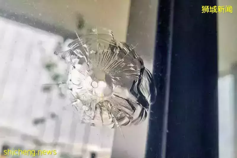 組屋神秘客惡搞 小鐵球射9戶窗