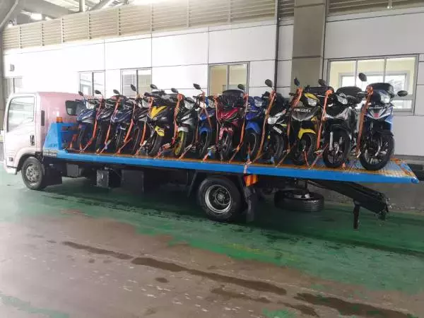 越堤族將代步工具運回國 新年拖車訂單 高達80%