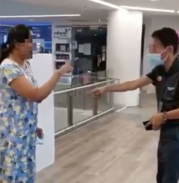 太阳广场有人不戴口罩还辱骂警察，罚款监禁跑不掉