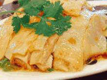 每年300多万人从中国涌入新加坡,就是为了这些