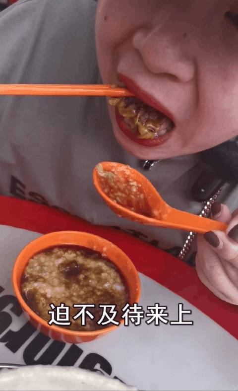 昨晚，我們在新加坡芽籠紅燈區吃雞，是怎樣一種體驗