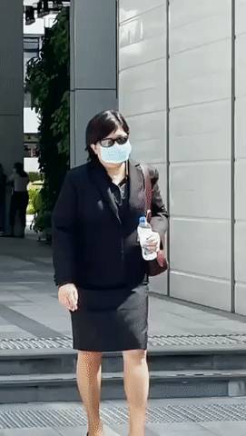 新加坡專家強烈建議:戴兩個口罩!她4次不戴口罩被正式逮捕!疑在中國受情傷