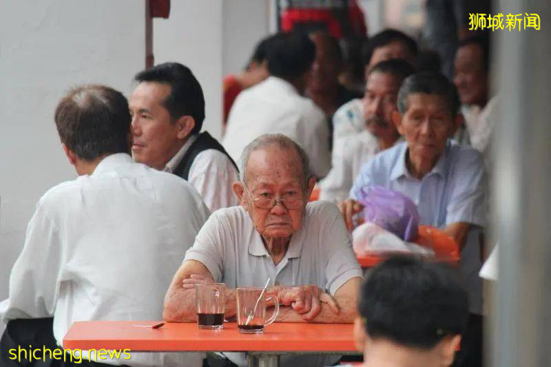 邻居闻到腐臭味后才发现,新加坡这个独居老太已去世