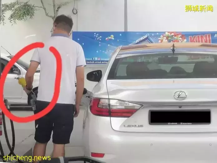 无视警告继续打津贴汽油　新国车主被讽“买得起车加不起油”