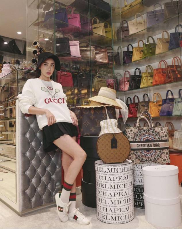 新加坡名媛拥有全球最多爱马仕,传其衣帽间需指纹及虹膜识别才能打开