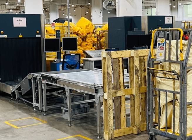 參觀糖果工廠和新加坡郵政配送中心,了解關于他們的故事