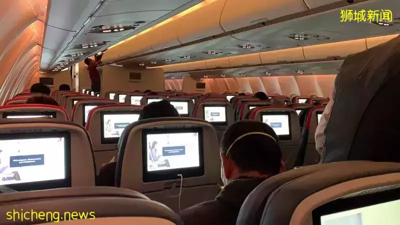 即日起回国入境再放宽,取消这两项检测!网友:新加坡太毒了,我要回家