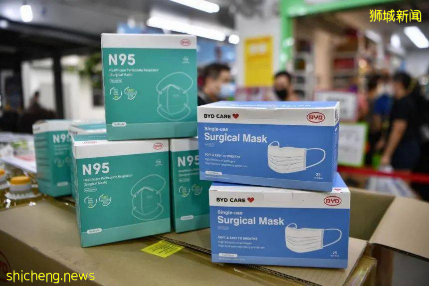 昨天起！新加坡家家戶戶免費領75個口罩，原來是這個牌子