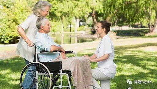 爲什麽他們都喜歡去新加坡養老