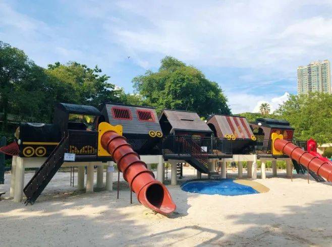 簡簡單單的快樂,中岜魯公園“傾斜火車遊樂場”,不設門票,全天開放