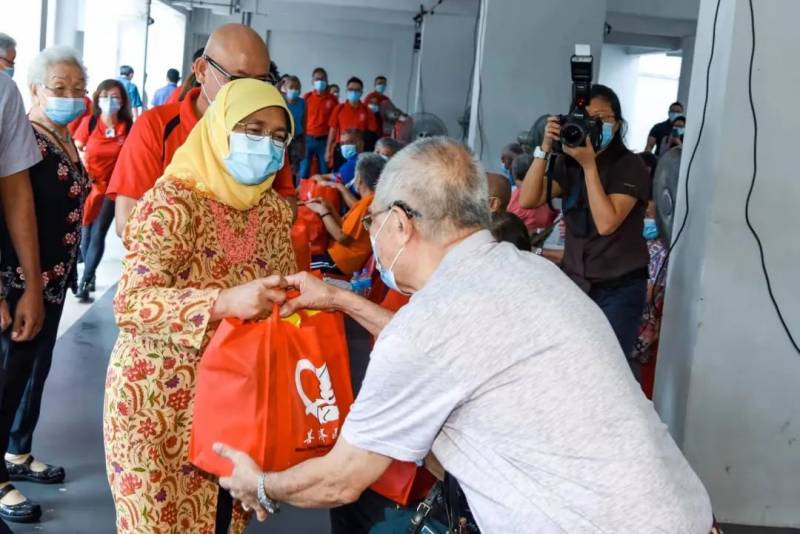 新加坡总统哈莉玛频频参与善济医社活动,为什么