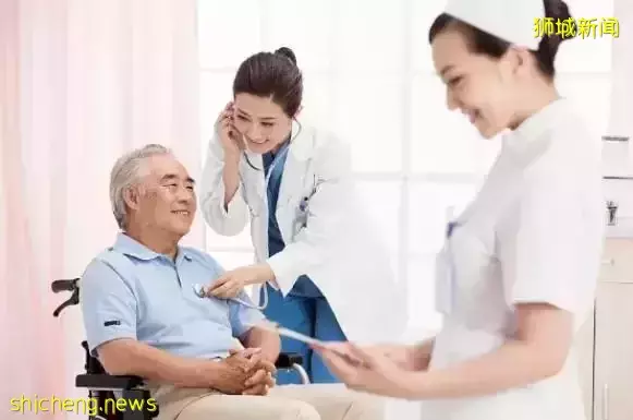 “我刚来新加坡几个月,丈夫就突发脑溢血进了ICU……”