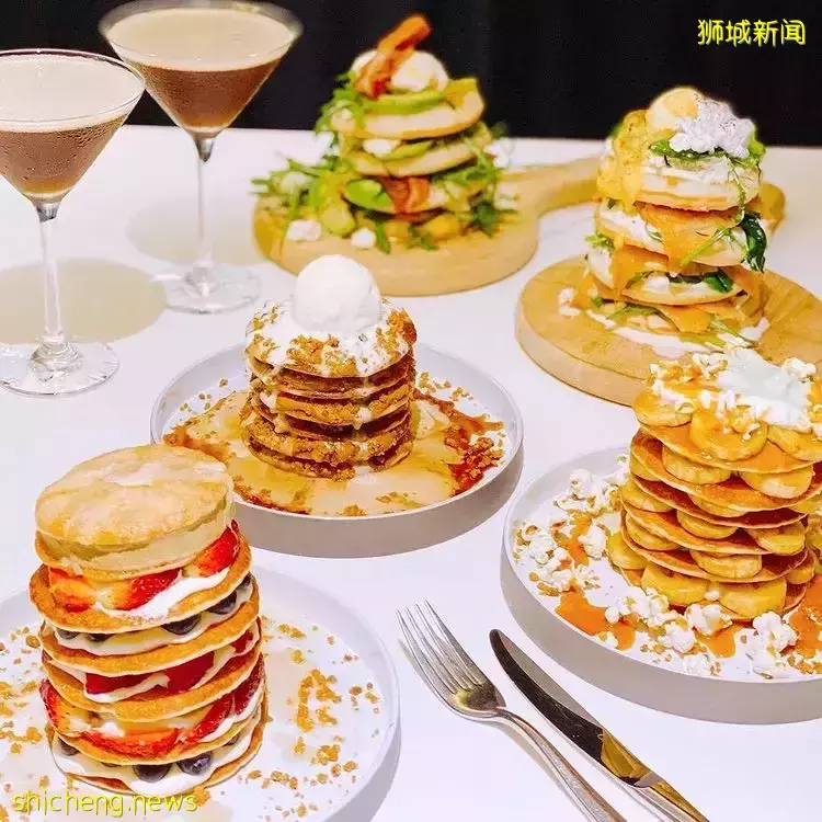 🥞层层叠起的松饼塔,让你开启Brunch美食派对!每个星期日限时推出,来So Singapore享受大餐咯