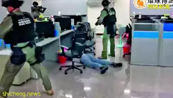 新加坡警方逮捕35人！用骗来的钱买豪宅名表豪车