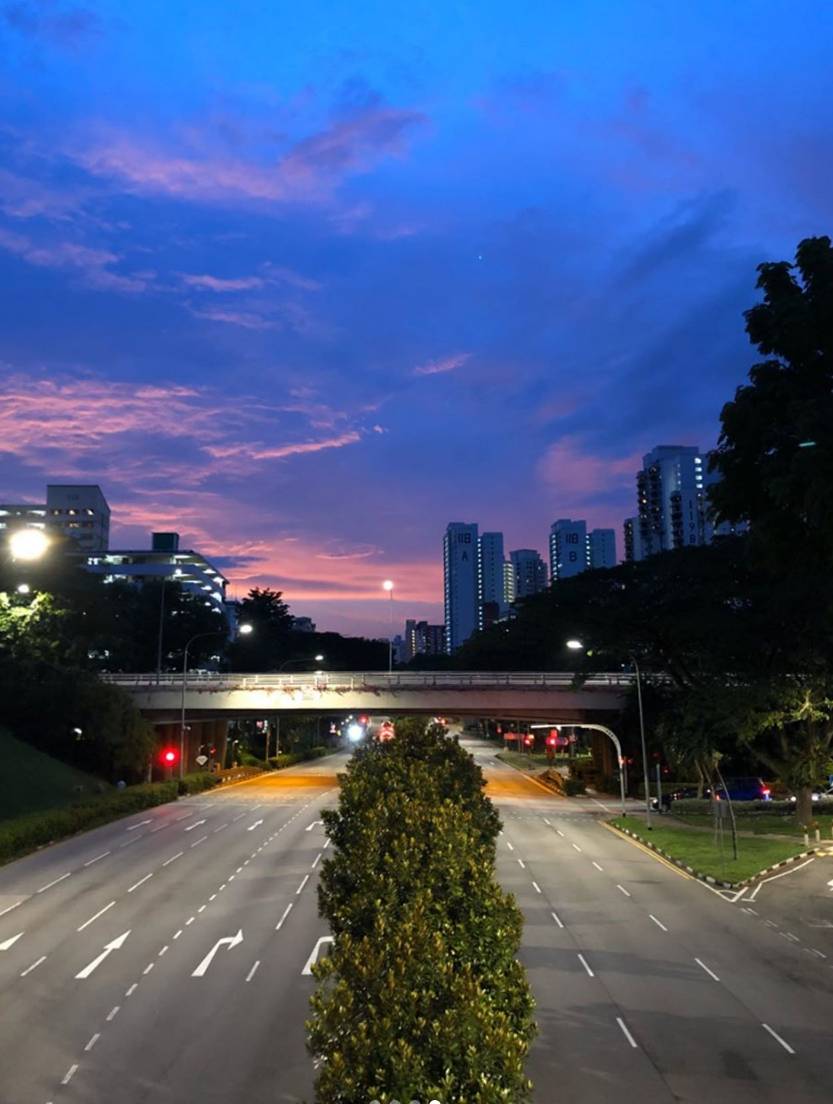 罕见!新加坡再现神奇天象,万道光芒从天空射下,50张美图刷屏