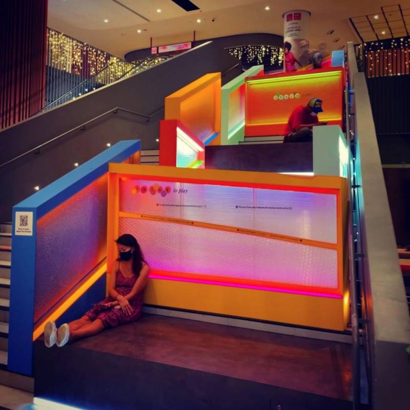 免費入場❤️Downtown East霓虹裝置打卡點，彩虹隧道+夢幻階梯🌈✨倒數迎接聖誕啦！🎄