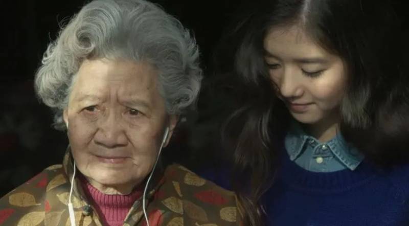 第一个入选今年亚太区最美面孔的新加坡女孩，在中国这么红