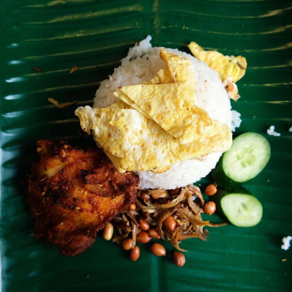 34年不起价👏 大巴窑爆火S$1椰浆饭!煎蛋+炸鸡配Sambal🤤 早午晚餐都想吃