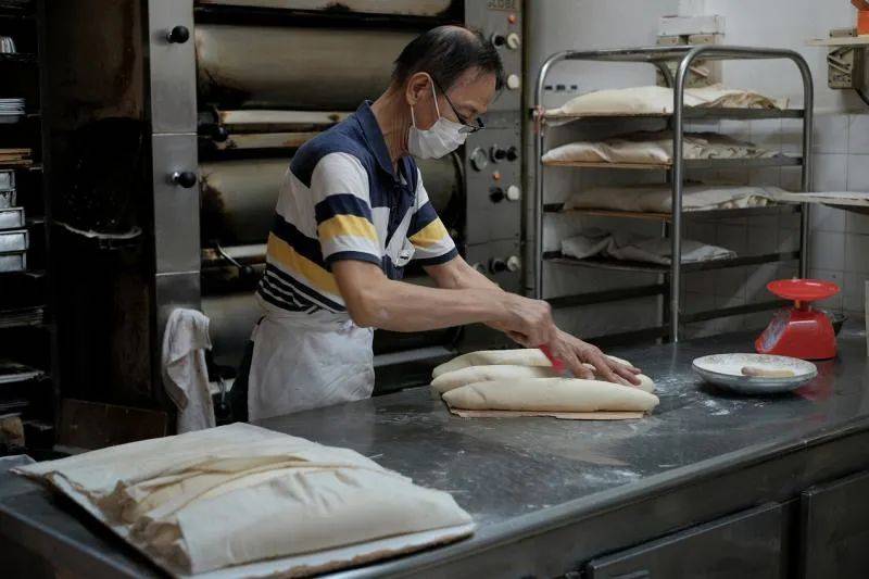 “這裏做的都是熟客，熟到掉下來啦”——逼近搬遷死線的新加坡‘老人區’長啥樣