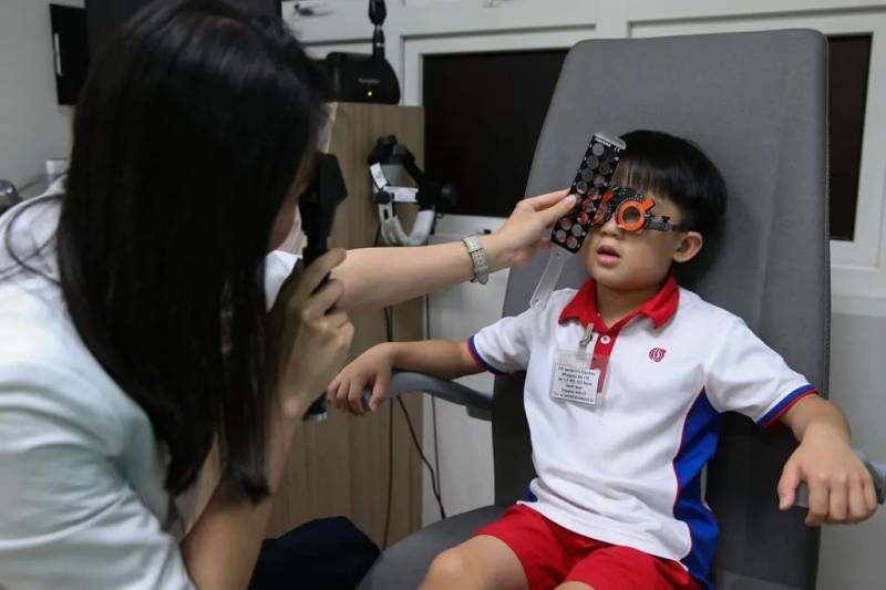 新加坡近視率全球第一！家長如何拯救孩子的眼睛