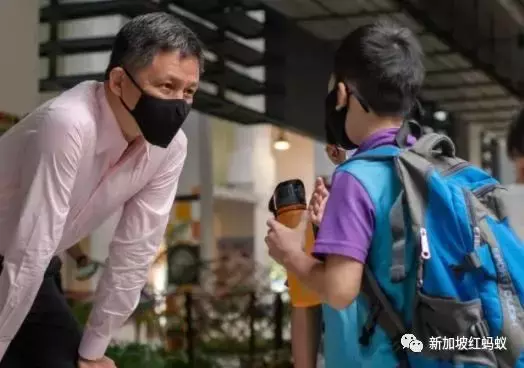 兒時最崇拜金庸小說的“掃地僧”　教育部長“有問必答”的視頻有彩蛋