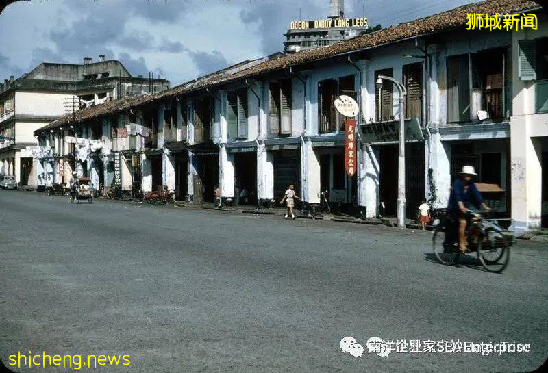 上世紀50-60年代,南洋島國新加坡,迎來經濟繁榮的第一次來臨時!