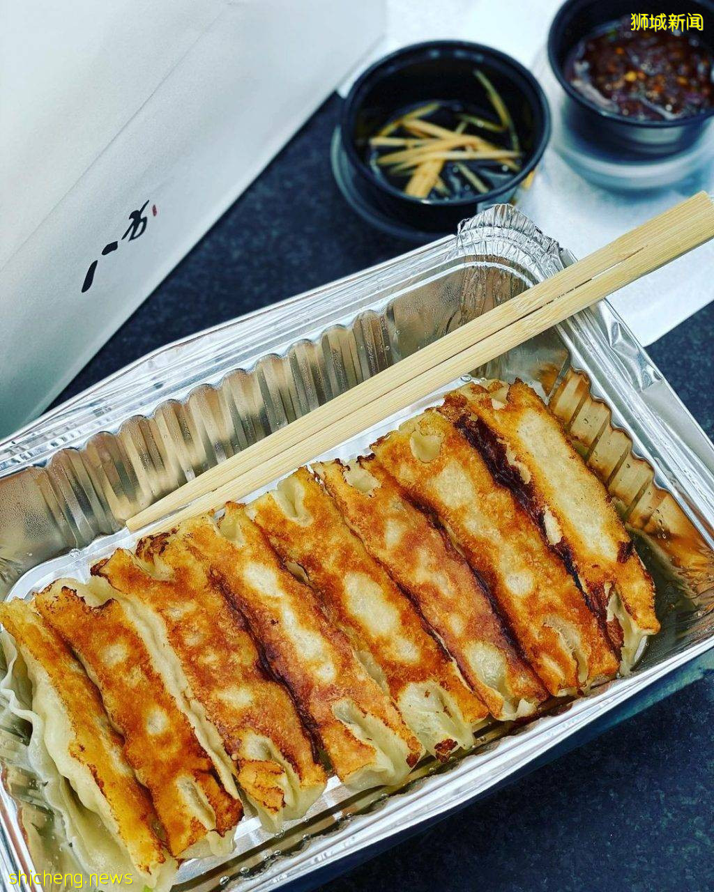 精品锅贴饺子专卖店“御八方”🥟新加坡首店在Raffles City！特色内馅、Q弹劲道，每份价格S$10.90💰 